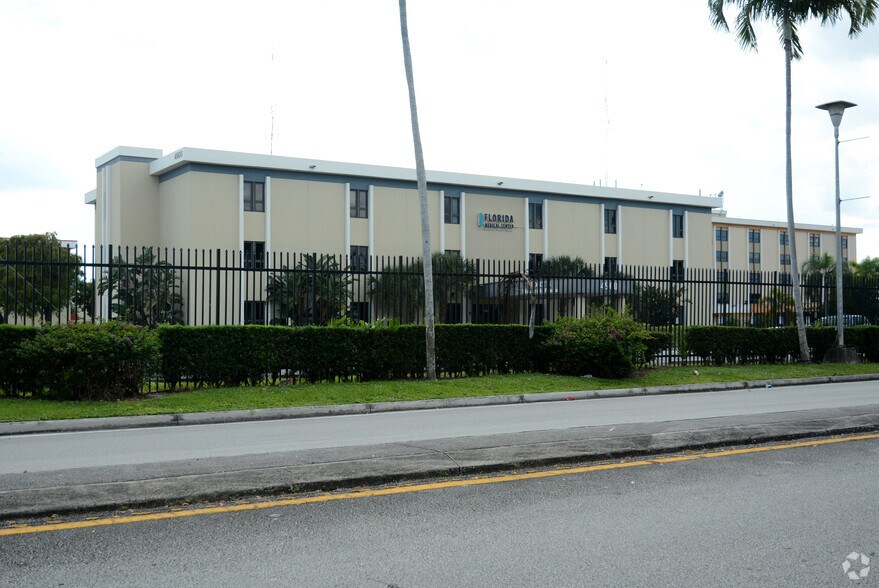 More Photos Of 4900 W Oakland Park Blvd, Lauderdale Lakes Medical For Lease