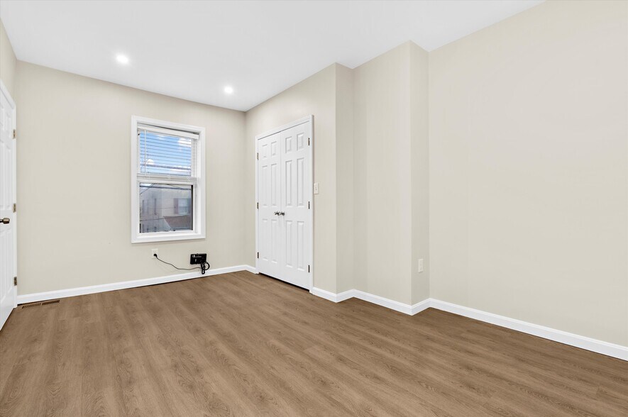 More Photos Of 38 Bloomsbury Ave, Catonsville General Retail For Lease