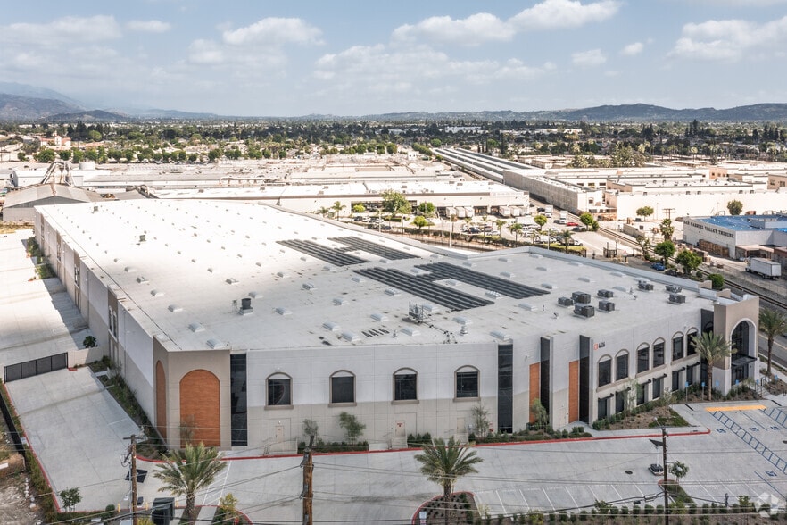 More Photos Of 4416 Azusa Canyon Rd, Irwindale Distribution For Sale