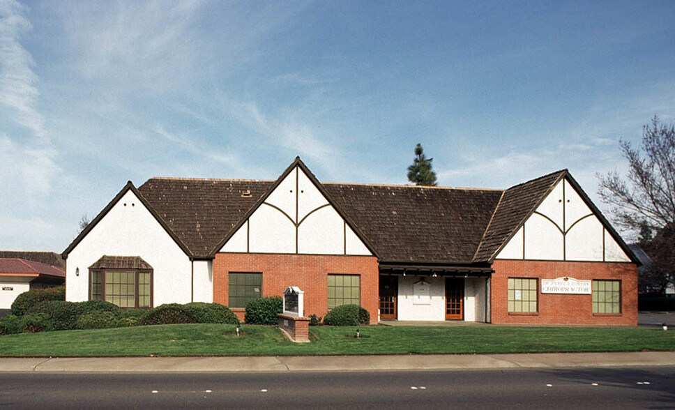 Primary Photo Of 8035 Madison Ave, Citrus Heights Office For Sale