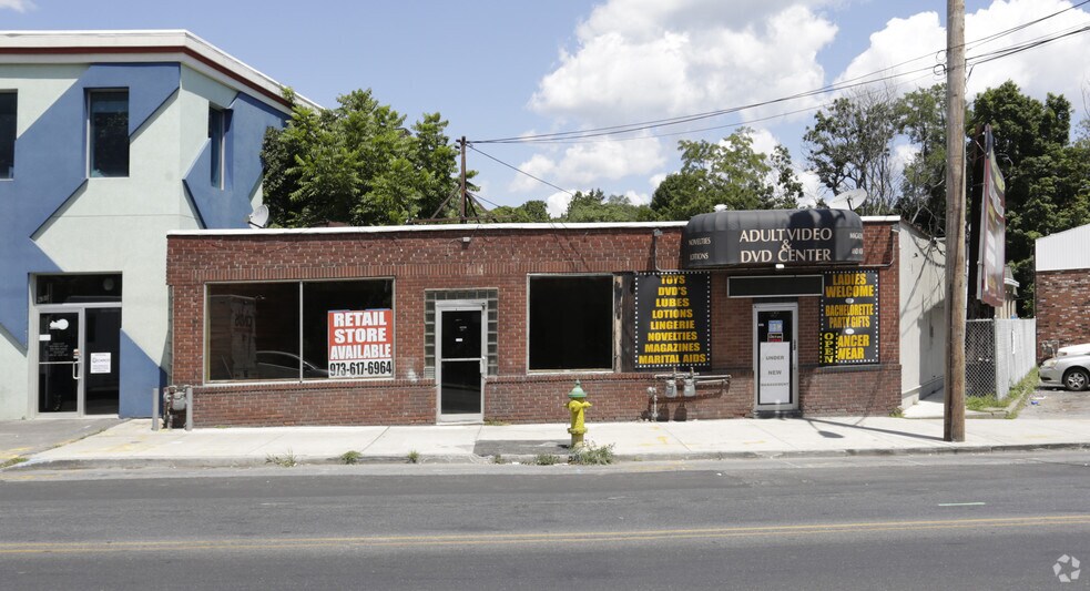 Primary Photo Of 648 Broadway, Newburgh Storefront For Lease