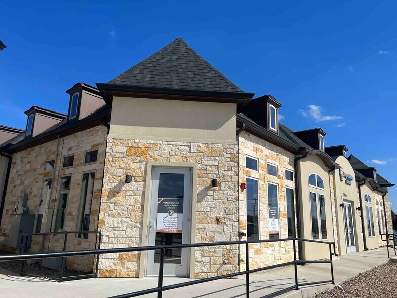 More Photos Of 27045 E University Dr, Aubrey Medical For Lease