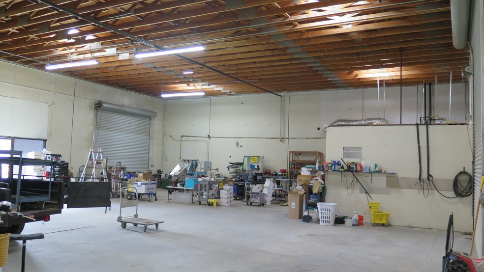 More Photos Of 9565 C Ave, Hesperia Service For Lease