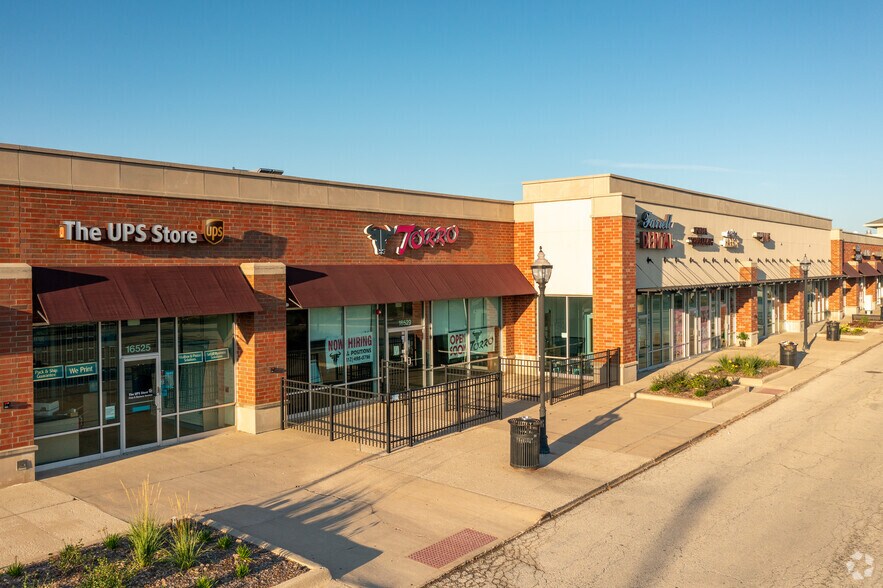 More Photos Of 16521-16615 W 159th St, Lockport Storefront For Lease
