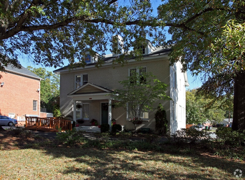 Primary Photo Of 1819 East Blvd, Charlotte Office For Lease