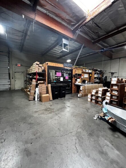 More Photos Of 3230 N Delaware St, Chandler Warehouse For Lease