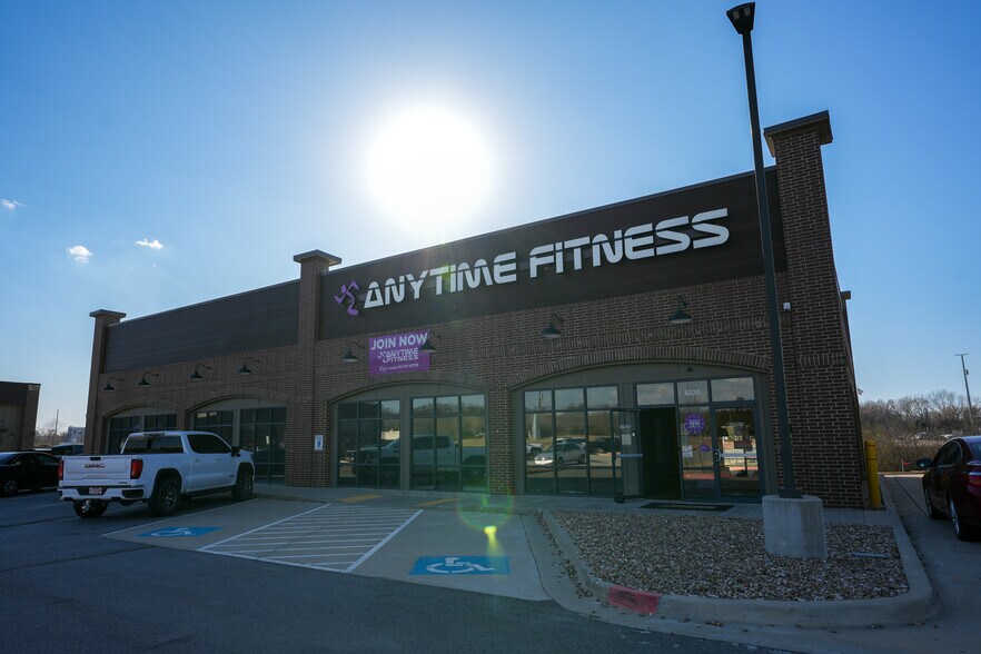 More Photos Of , Fort Smith General Retail For Sale