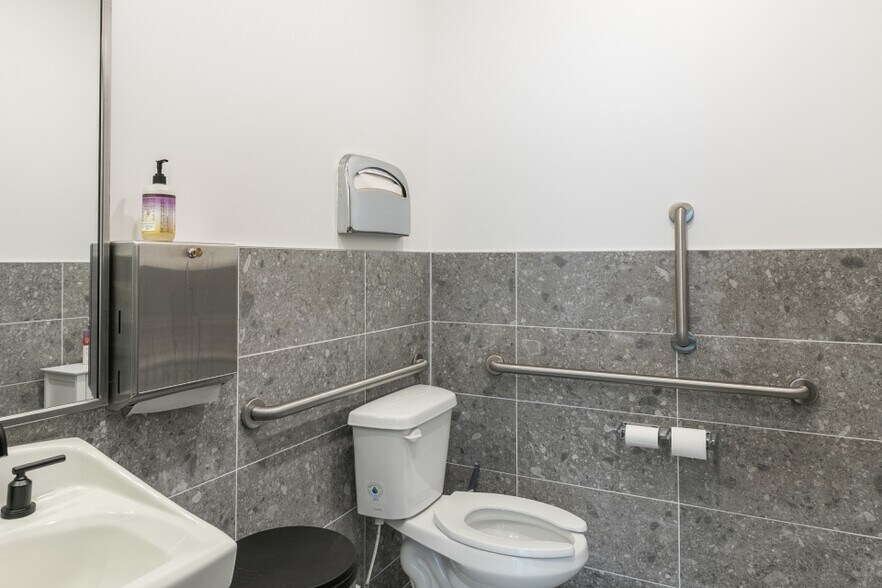 More Photos Of 1086 Spring Rd, Kamas Office Residential For Sale
