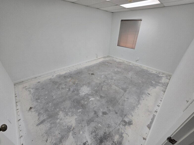 More Photos Of 7800 W Oakland Park Blvd, Sunrise Medical For Sale