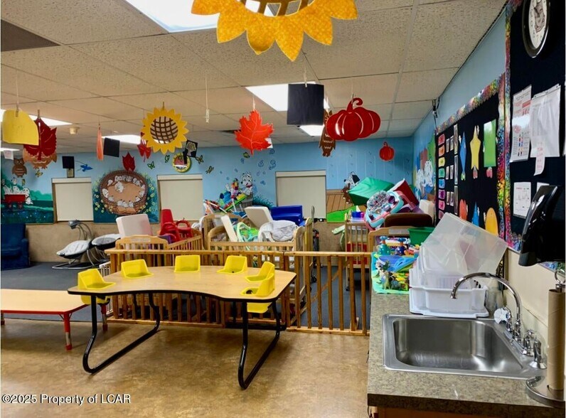 More Photos Of 18 Country Rd, Shavertown Medical For Sale