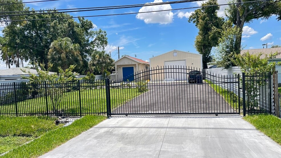 Primary Photo Of 3916 W Alva St, Tampa Warehouse For Lease