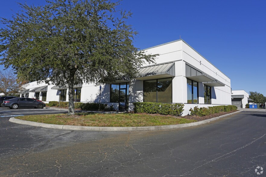 More Photos Of 4033 Tampa Rd, Oldsmar Office For Lease