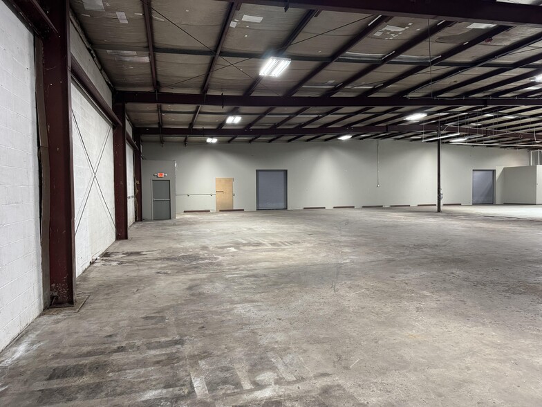More Photos Of 205 Brick Kiln Rd, Winchester Warehouse For Sale