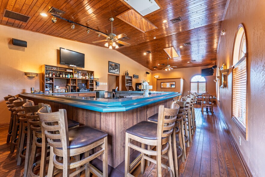 More Photos Of 400 S Center Ave, New Stanton Restaurant For Sale