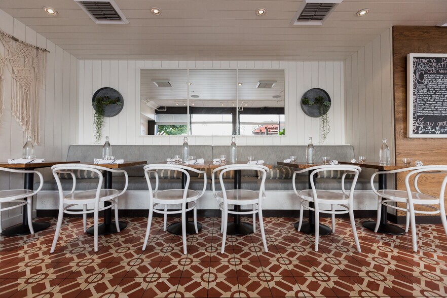 More Photos Of 639-641 N Larchmont Blvd, Los Angeles Loft Creative Space For Sale