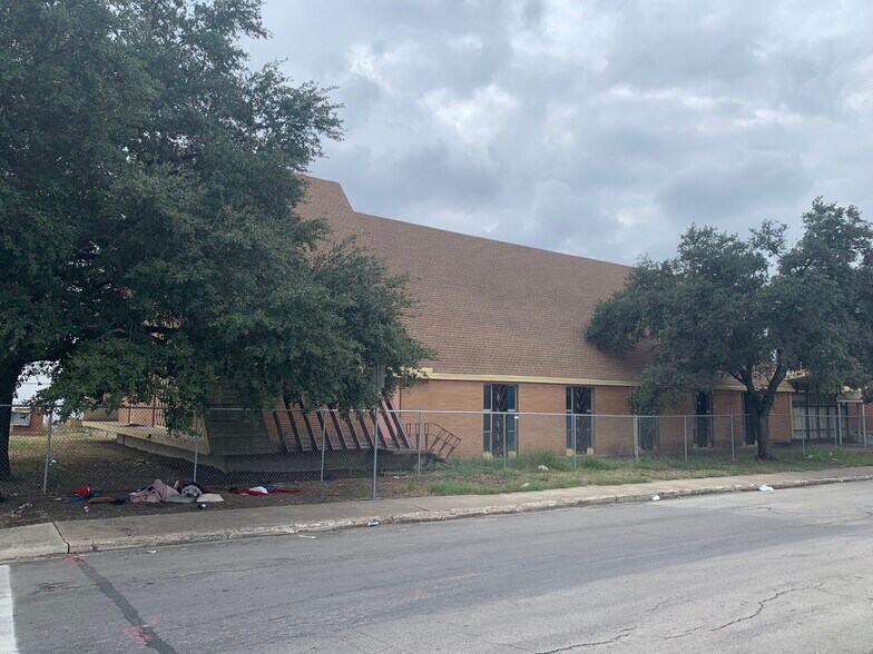 More Photos Of 4611 San Pedro, San Antonio Religious Facility For Sale