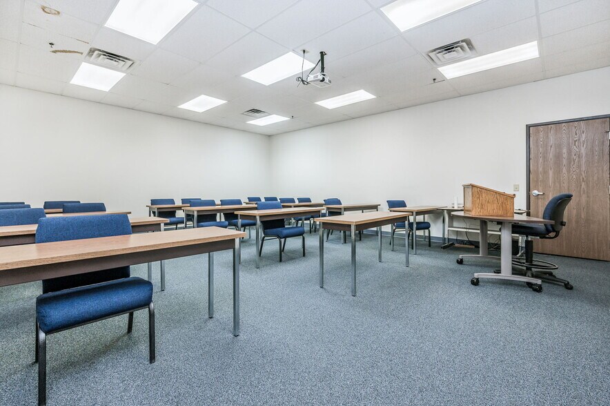 More Photos Of 4530 Canyon Dr, Amarillo Freestanding For Sale