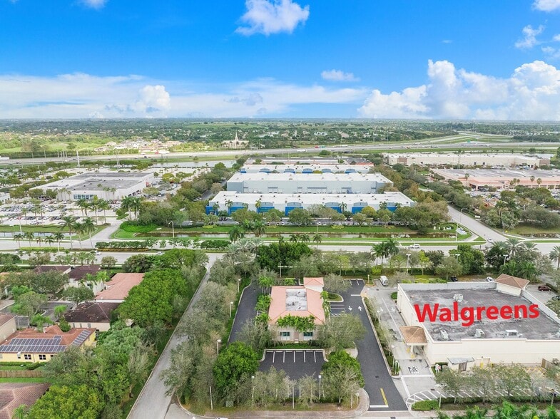 More Photos Of 4471 Weston Rd, Weston Freestanding For Lease