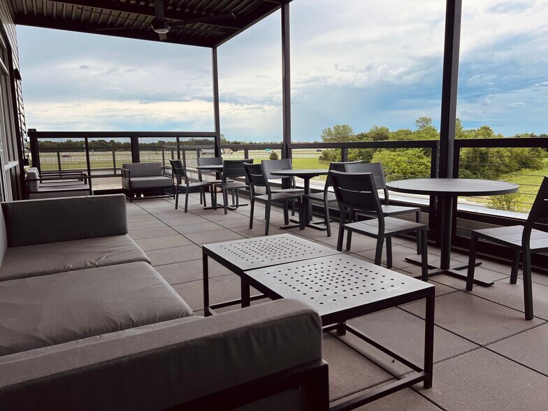 More Photos Of 13315 E 112th St N, Owasso Coworking Space