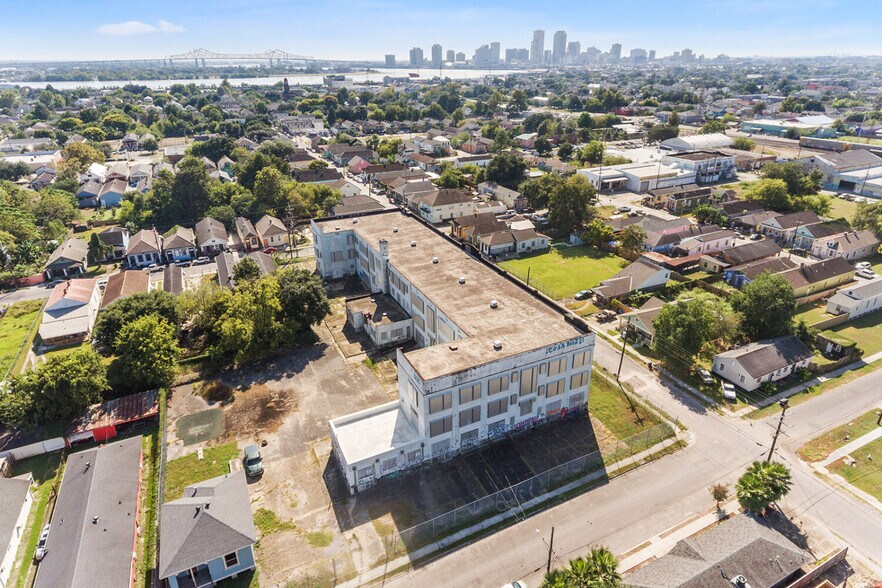 More Photos Of 1301 Clouet St, New Orleans Schools For Sale