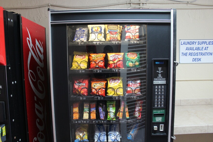 More Photos Of 333 SE Dixie Hwy, Florida City Hotel For Sale