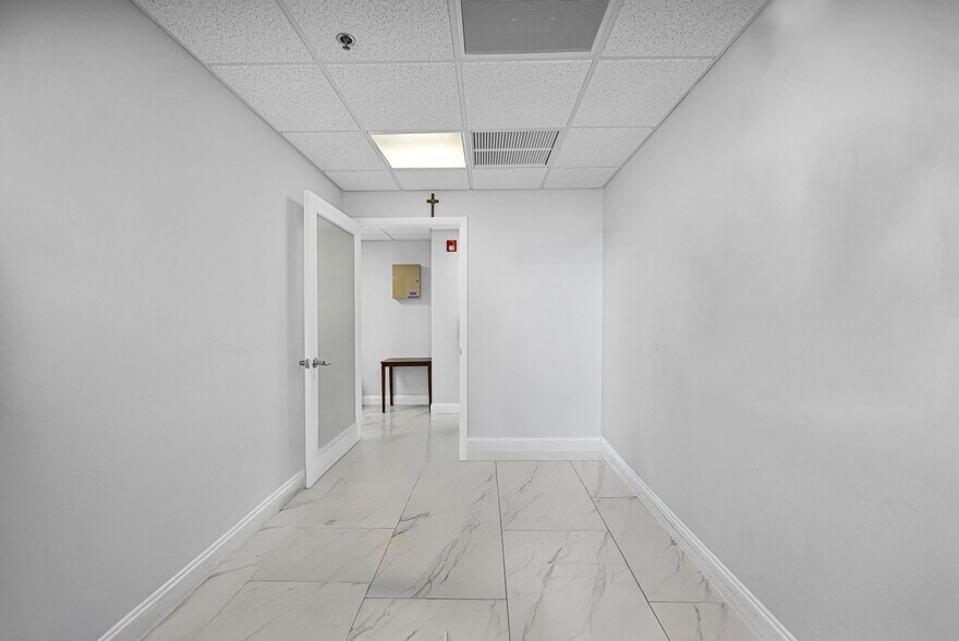 More Photos Of 12550 Biscayne Blvd, North Miami Medical For Sale