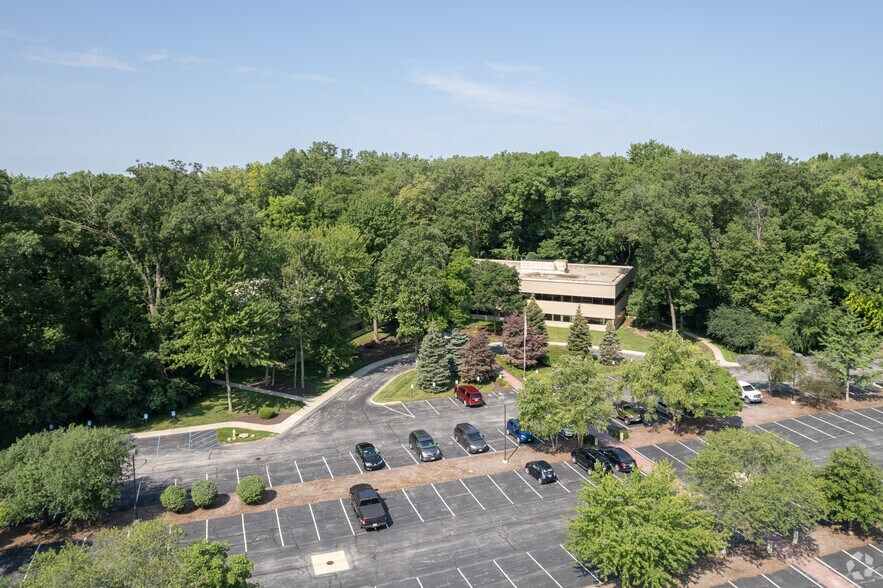 More Photos Of 1695 Indian Wood Cir, Maumee Medical For Lease