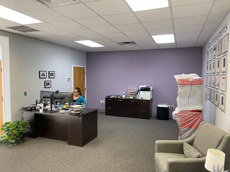 More Photos Of 3206-3212 Parkside Center Cir, Tampa Medical For Lease