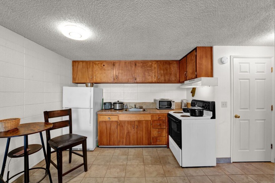 More Photos Of 1005 W 7th Ave, Eugene Apartments For Sale