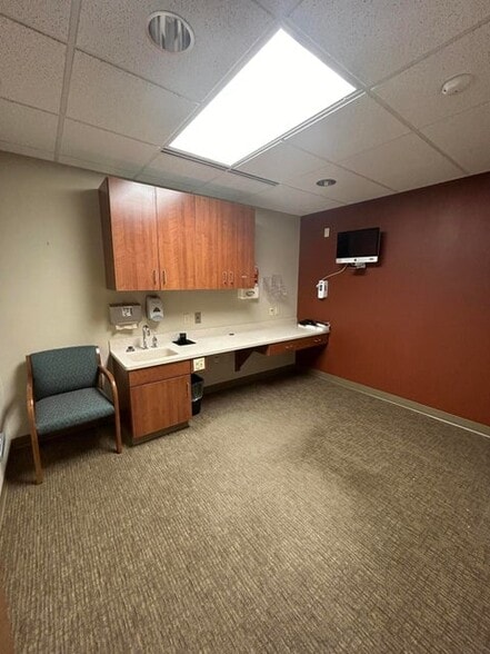 More Photos Of 165 W Haseltine St, Richland Center Healthcare For Lease