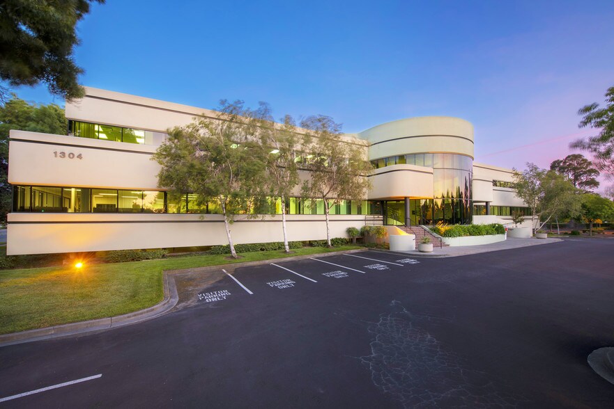 More Photos Of 1304 Southpoint Blvd, Petaluma Office For Lease