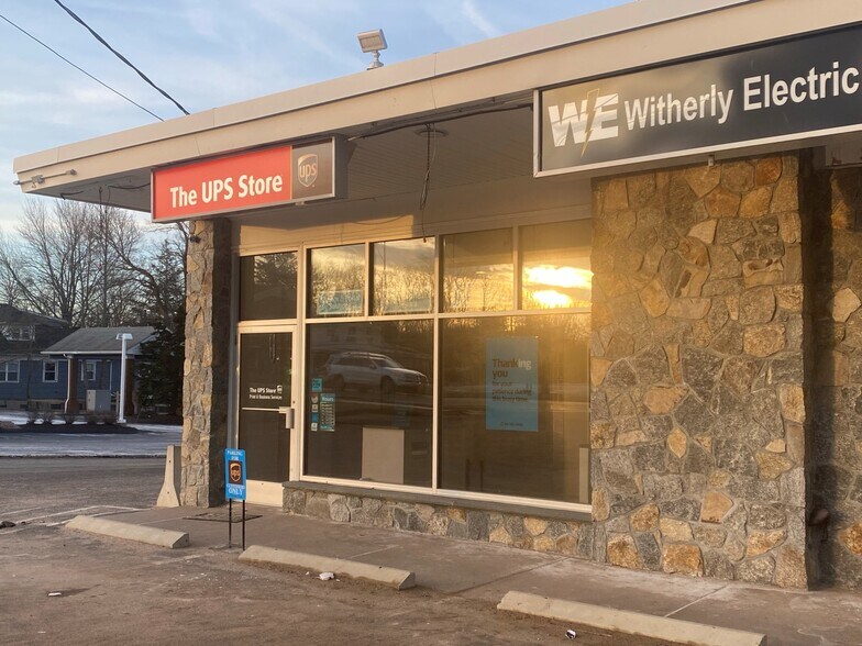 More Photos Of 49 Waterbury Rd, Prospect Storefront For Sale