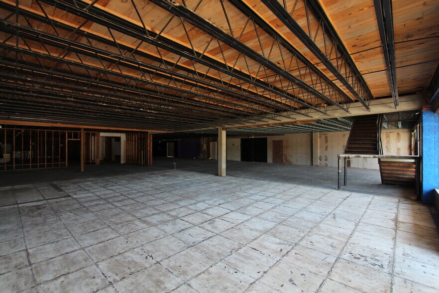 More Photos Of 179-181 S Cashua Dr, Florence Freestanding For Lease