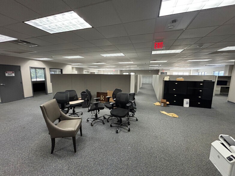 More Photos Of 7501 Jenny Lind Rd, Fort Smith Office For Sale