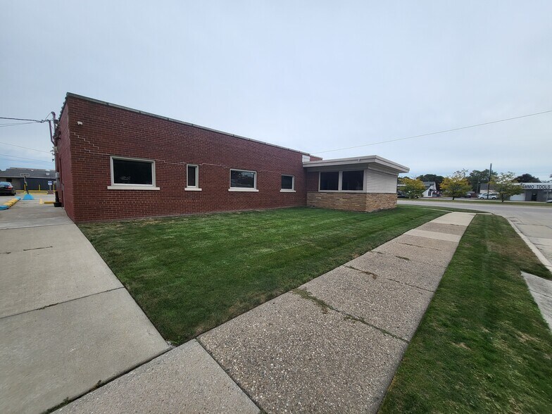 More Photos Of 12170 Fort St, Southgate Office For Sale