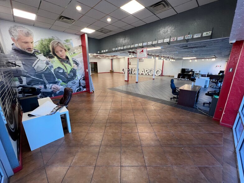 More Photos Of 7000 Park Blvd, Pinellas Park Freestanding For Lease