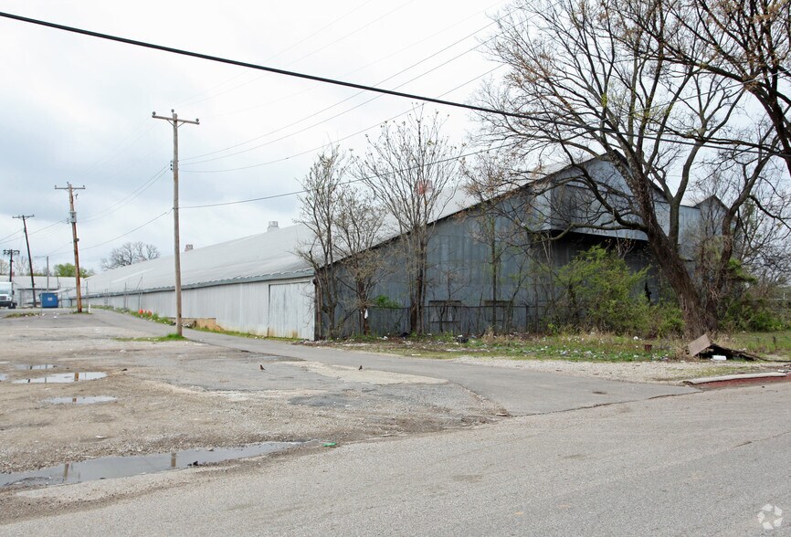 More Photos Of 1199 Thomas St, Memphis Warehouse For Sale