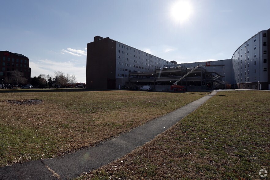 More Photos Of 600 West St, Wilmington Unknown For Lease