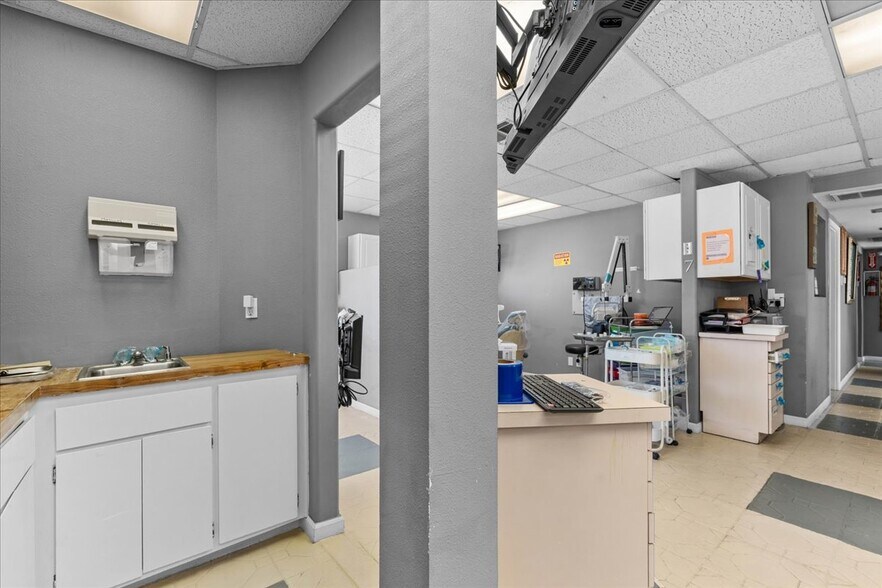 More Photos Of 1020 E Florida Ave, Hemet Freestanding For Sale