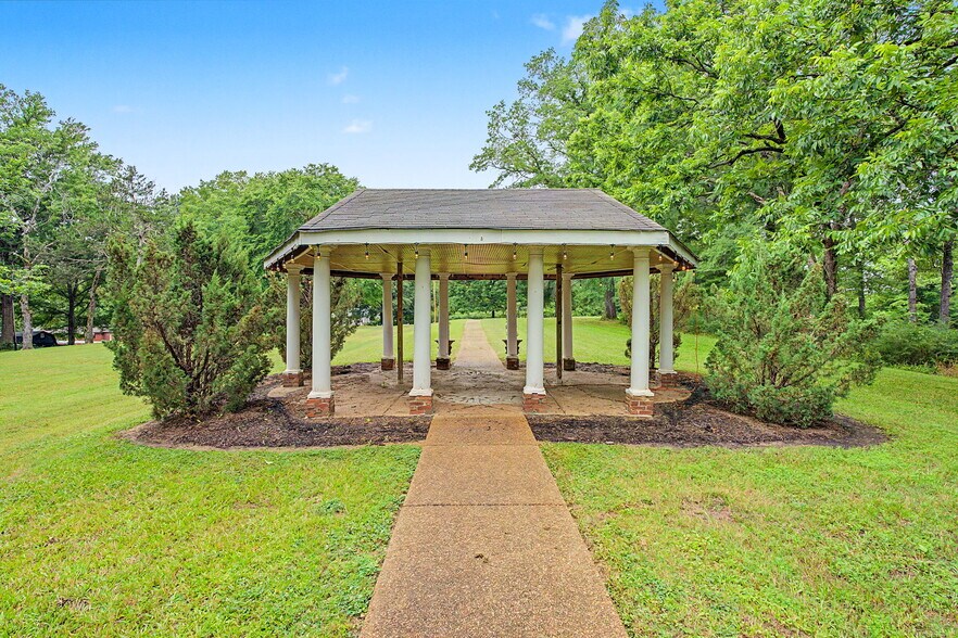 More Photos Of 118 Hwy 309 S, Byhalia Lodge Meeting Hall For Sale