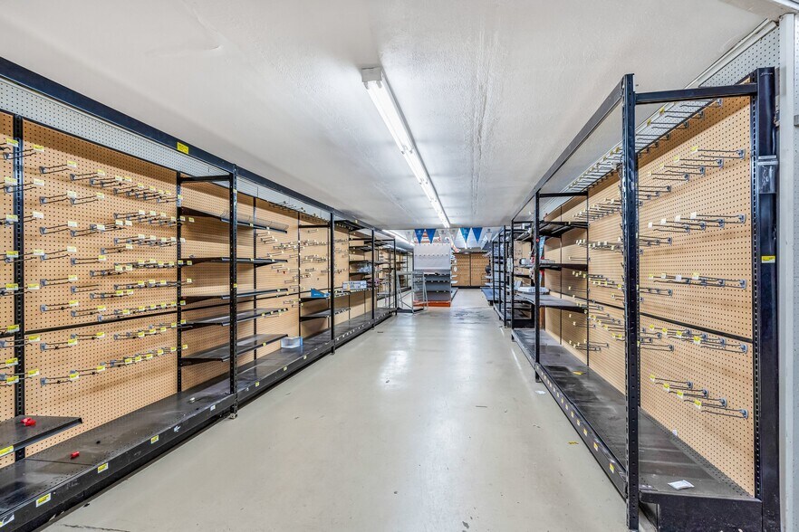 More Photos Of 1630 E Main St, Canon City General Retail For Sale