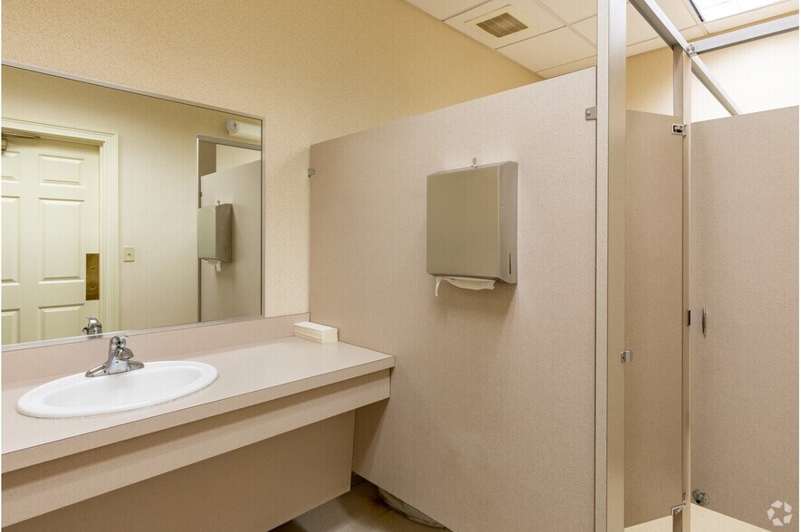 More Photos Of 3165 Maysville Rd, Commerce Bank For Sale