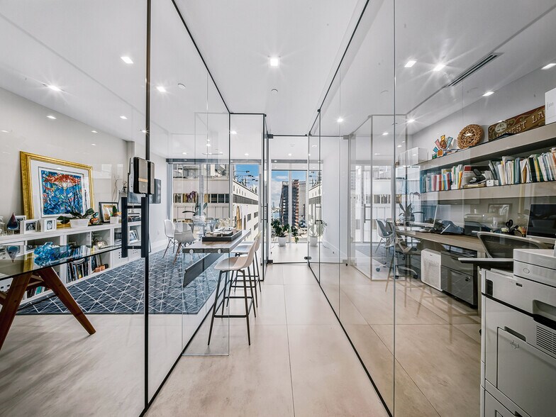 More Photos Of 150 SE 2nd Ave, Miami Office Residential For Sale
