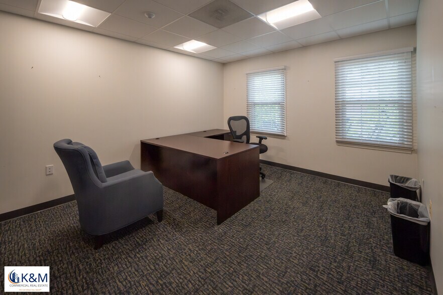 More Photos Of 4151-4165 Chain Bridge Rd, Fairfax Office For Sale