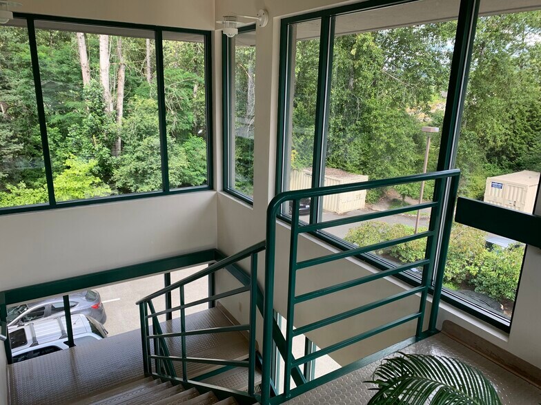 More Photos Of 10634 E Riverside Dr, Bothell Office For Lease