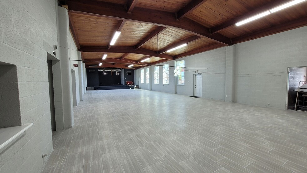 More Photos Of 2945 Sunnyvale St, Dallas Religious Facility For Sale