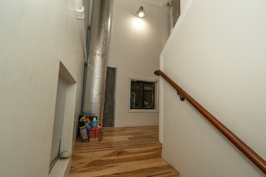 More Photos Of 335 S Van Ness Ave, San Francisco Flex For Lease