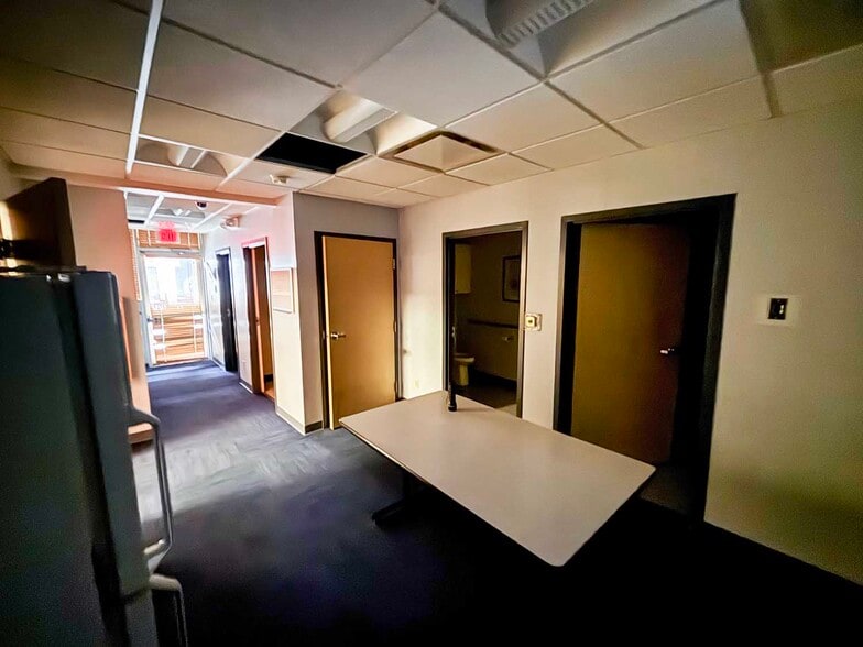 More Photos Of 602 E Green St, Champaign Storefront Retail Office For Lease