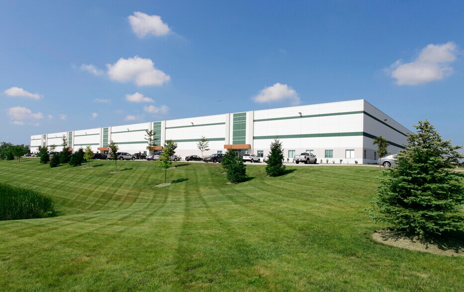 Primary Photo Of 1207 Bilter Rd, Aurora Distribution For Lease