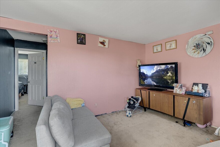 More Photos Of 30 Gardiner Ave, South San Francisco Apartments For Sale